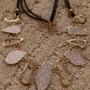 Frosted geode necklace